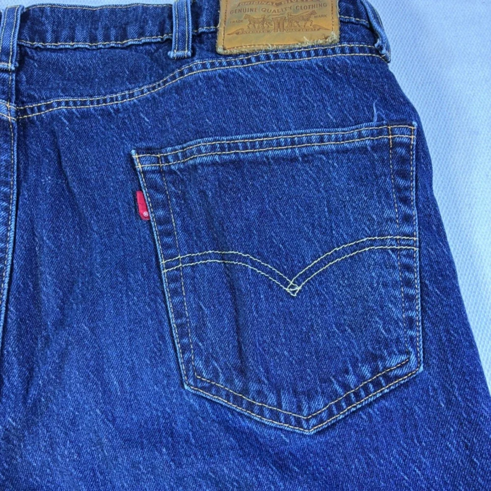 Levis Premium 505 Regular Fit Blue Jeans Mens 40x30 Dark Wash Straight Leg Denim